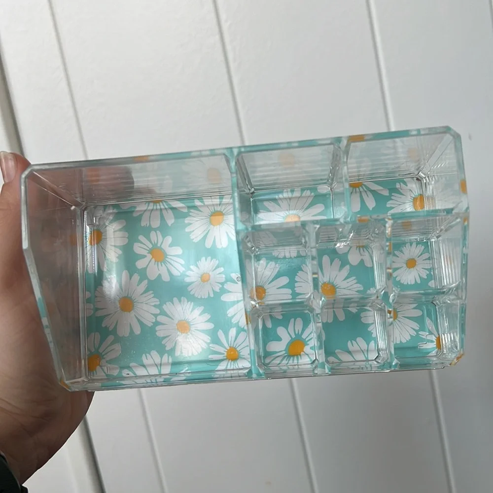 Blue and White Daisy Desk Organizer